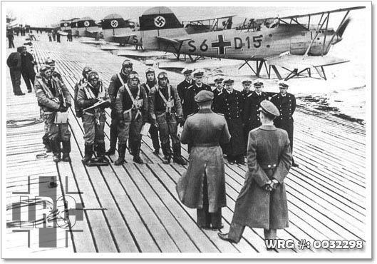 A group of He 60 crews in front of thier aircraft