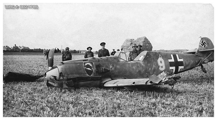 Messerschmitt Bf 109E1/White 9 of 1.JG52 flown by Herbert Bischoff, forced landed near London, August 24, 1940. WRG# 0021786