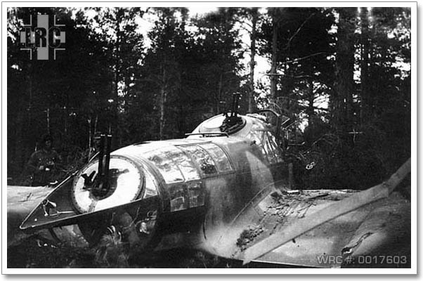 Crashed Fw 189. Note the two MG 81Z machine guns. WRG# 0017603