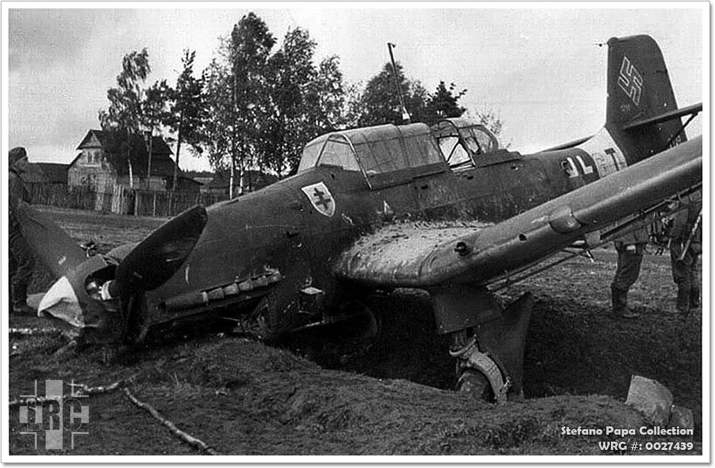 Ju 87R-2 Stuka/WNr.5780/T6+GT after an emergency landing on August 27, 1941 WRG#: 0027439