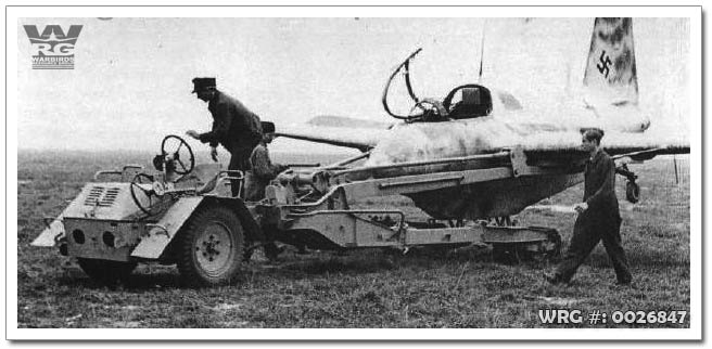A Scheuch-Schlepper recovers an Me 163. A Scheuch-Schlepper recovers an Me 163.