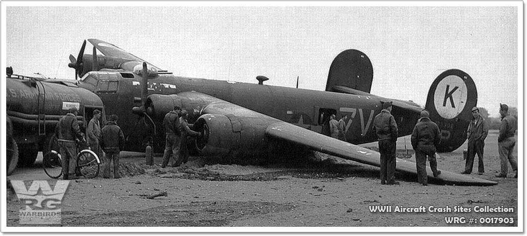 B-24H-10-CF Liberator/41-29302, 752nd BS/458th BG, England April 29, 1944. WRG#: 0017903